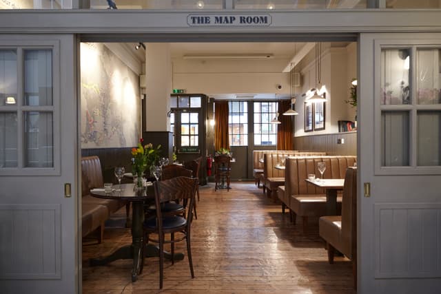 Dalys Wine Bar