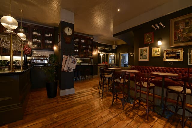 Dalys Wine Bar