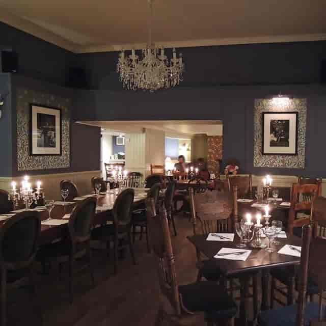 Elegant dining space at The William Morris Bar, perfect for upscale events and gatherings.
