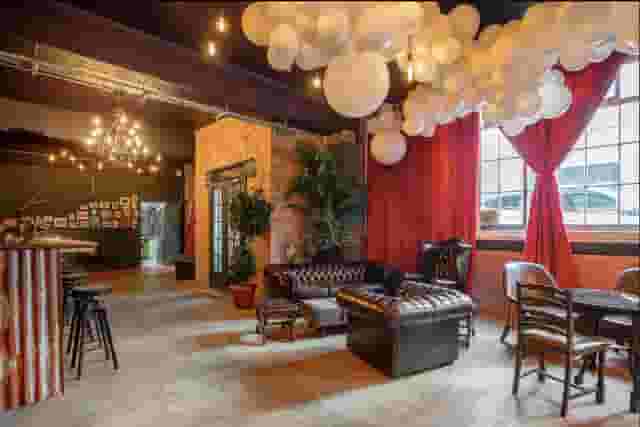 U7 Lounge