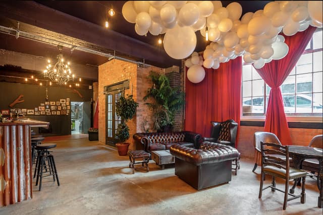 U7 Lounge