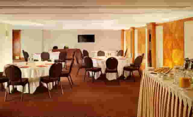 Royal Garden Hotel