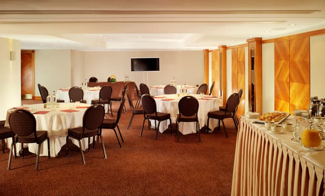Royal Garden Hotel
