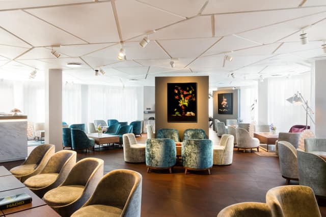12 Hay Hill