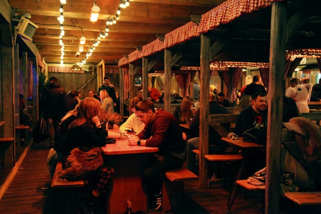 Cafe Bavaria - Unten (Downstairs)