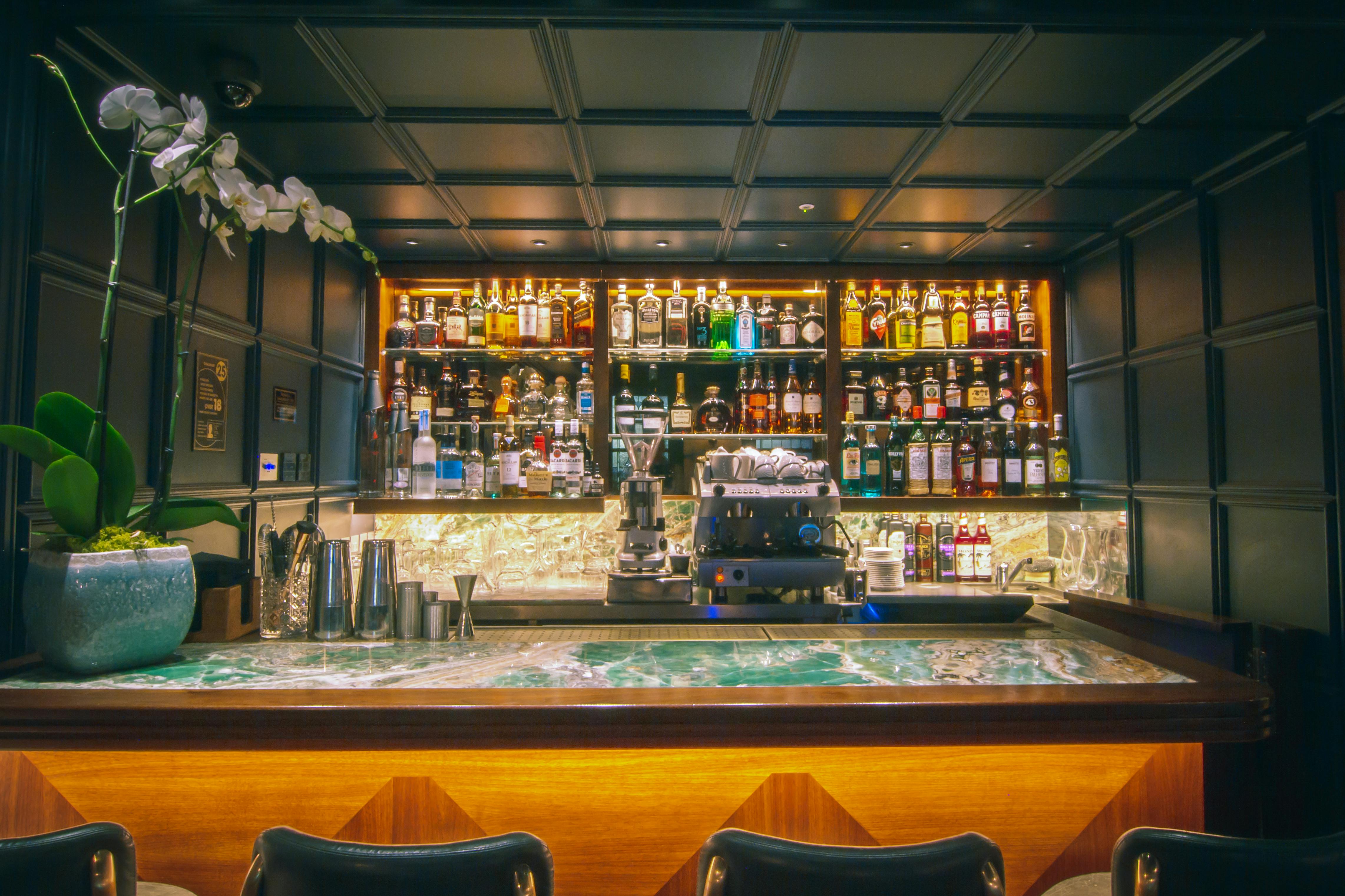 Stylish bar setup in Les Platanes, perfect for networking events and cocktail receptions.