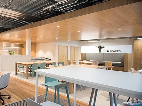 Modern meeting space in Chalfont Park, ideal for workshops and networking events.