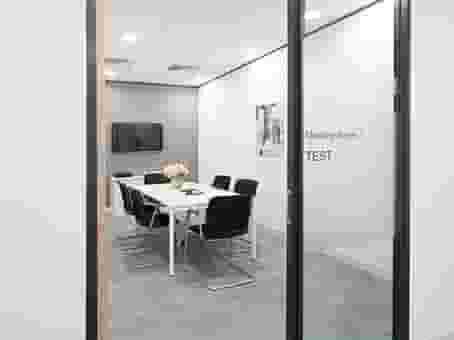 Regus, Castlemead