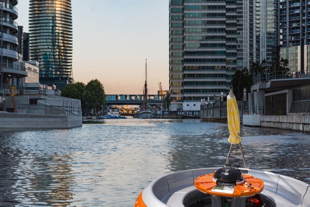 Skuna BBQ Boat