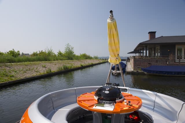 Skuna BBQ Boat