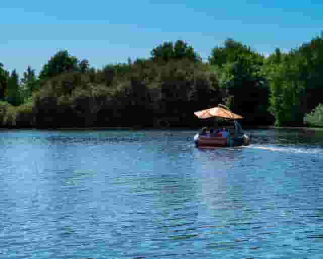 Skuna BBQ Boat