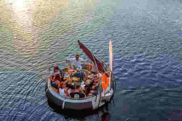 Skuna BBQ Boat