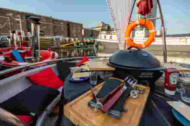 Skuna BBQ Boat