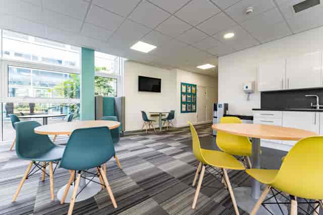 Modern Arkwright Suite meeting space with flexible seating for networking events.
