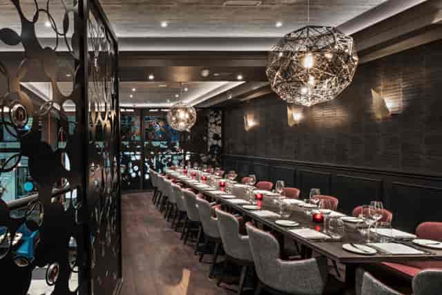 Modern dining space at GRILL PDR, ideal for corporate meetings and private events.