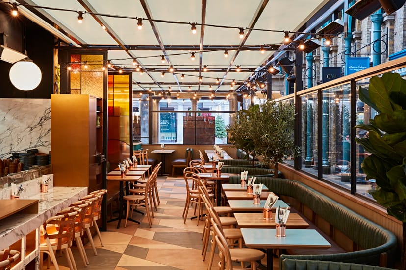 Stylish Main Restaurant at Buns&Buns, perfect for networking events with natural light.