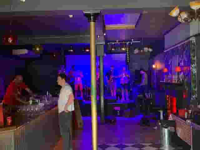 Main bar