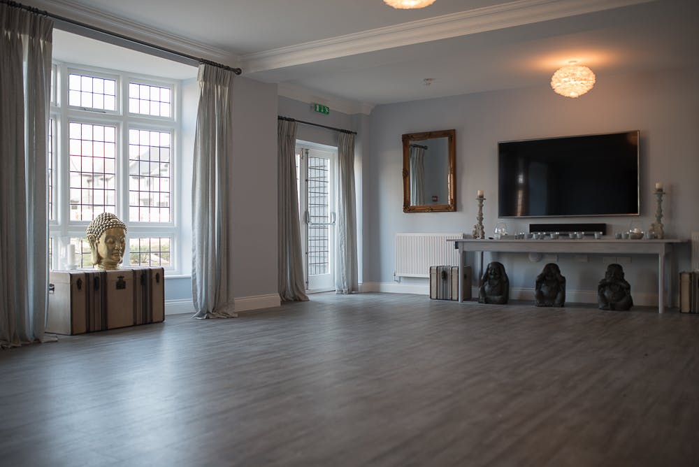Chantry House event space with natural light, ideal for meetings and gatherings.