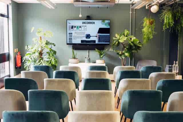 Zen Studio in Uncommon Fulham: modern meeting space for workshops and conferences.