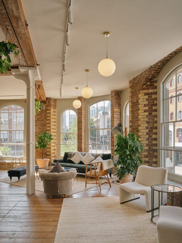 Menier Lounge - image 2