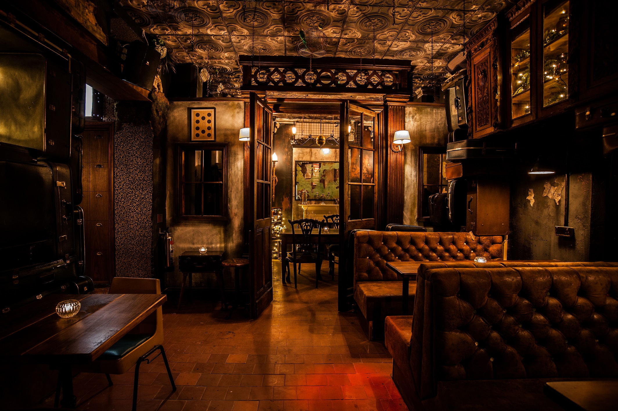 Cozy vintage venue for intimate gatherings at Mercure Nottingham City Centre Hotel.