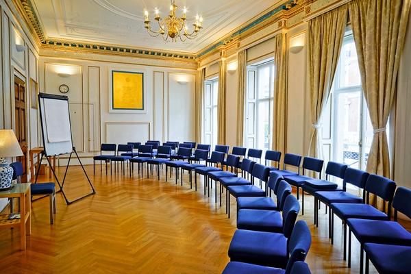 MacLaren Hall at Mandeville Hotel: elegant meeting room for training or brainstorming sessions. - Banner