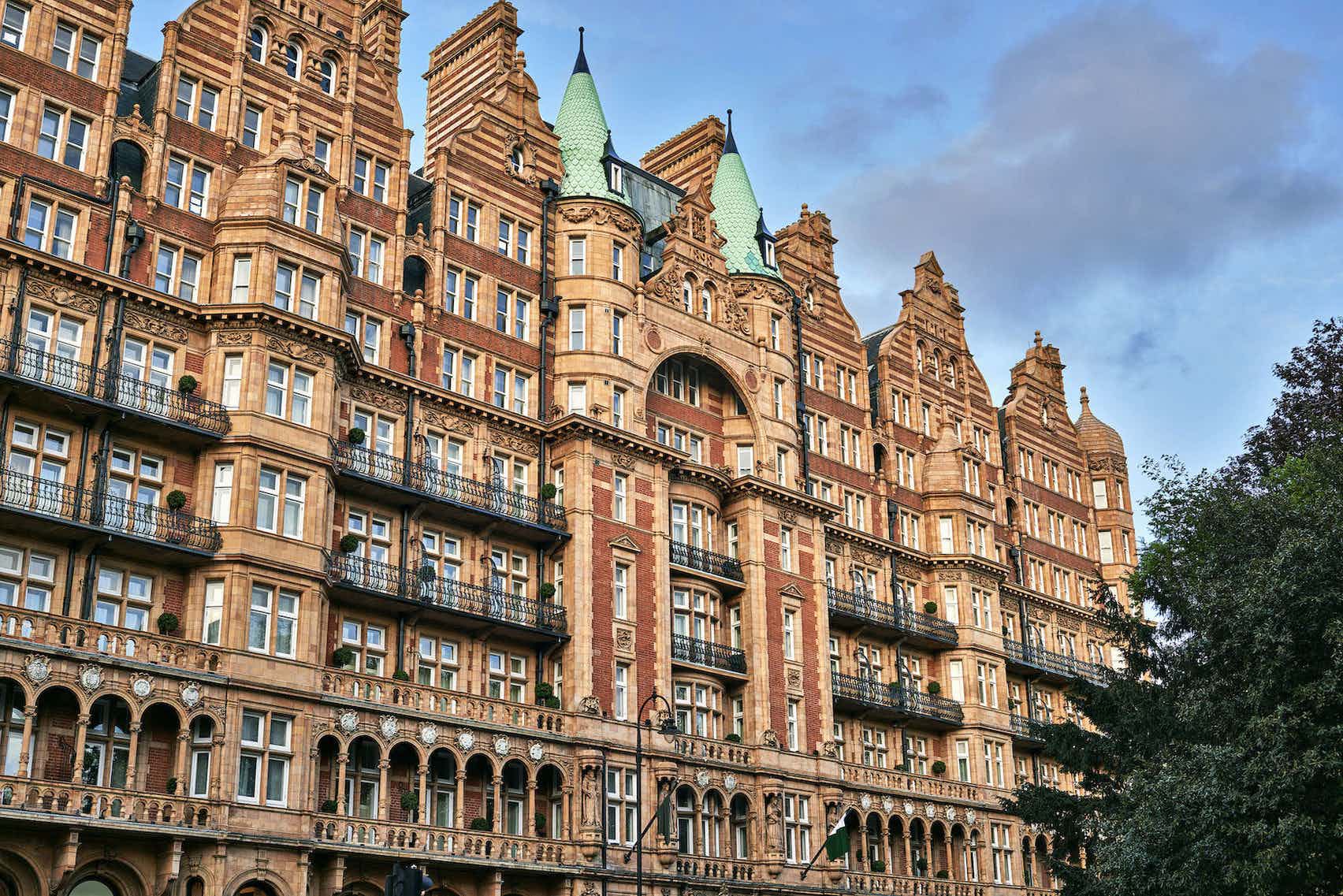 Eliot at Kimpton Fitzroy London, a historic venue for upscale events and conferences. - Banner