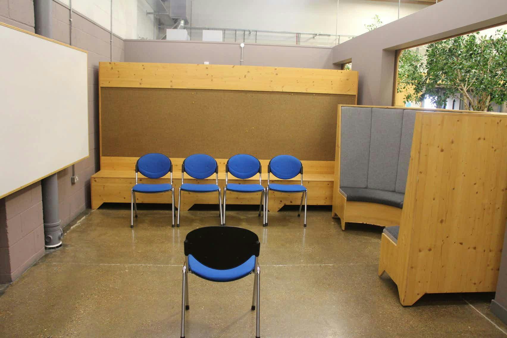 Modern meeting space in Slough Aspire with flexible seating for collaboration and brainstorming.