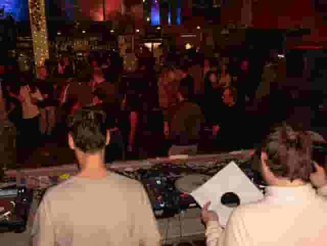 90 Bar & Kitchen