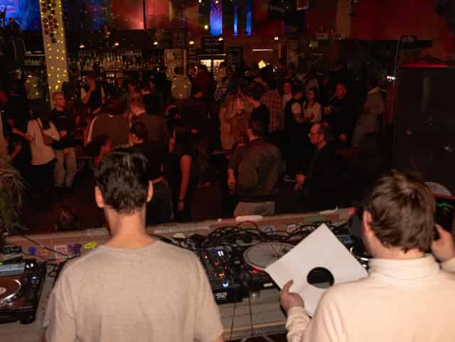 90 Bar & Kitchen