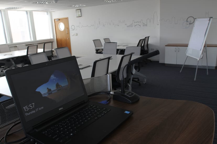 Modern meeting room in Hawk Training Studios, perfect for workshops and collaborations.