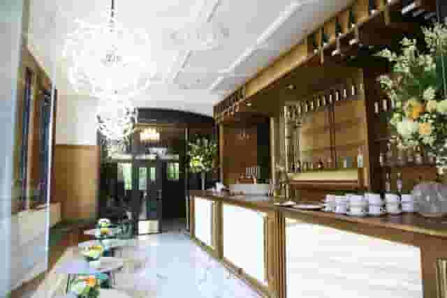 Hilltop Bar