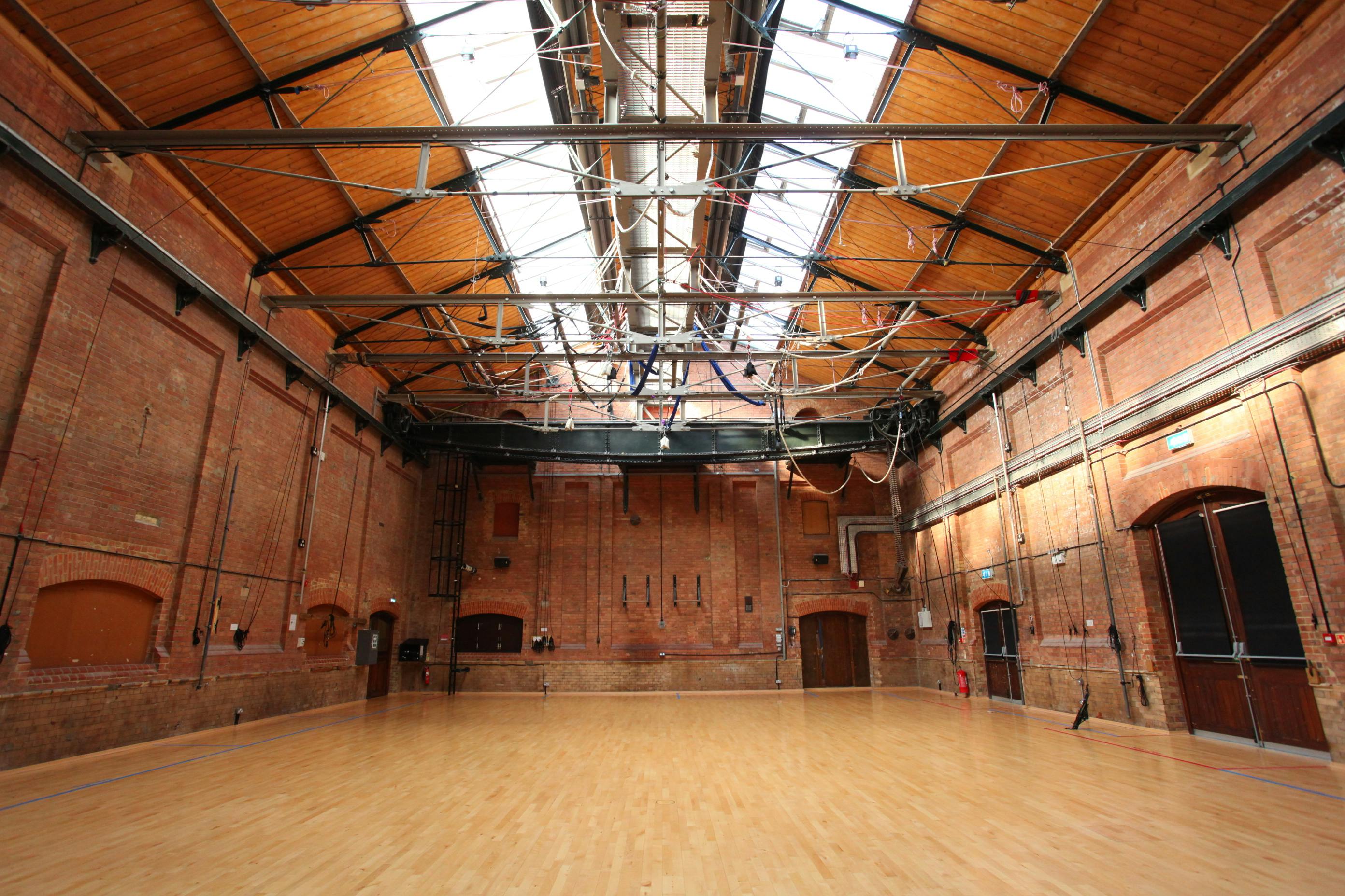 Spacious industrial venue with high ceilings for workshops and receptions in Shoreditch.