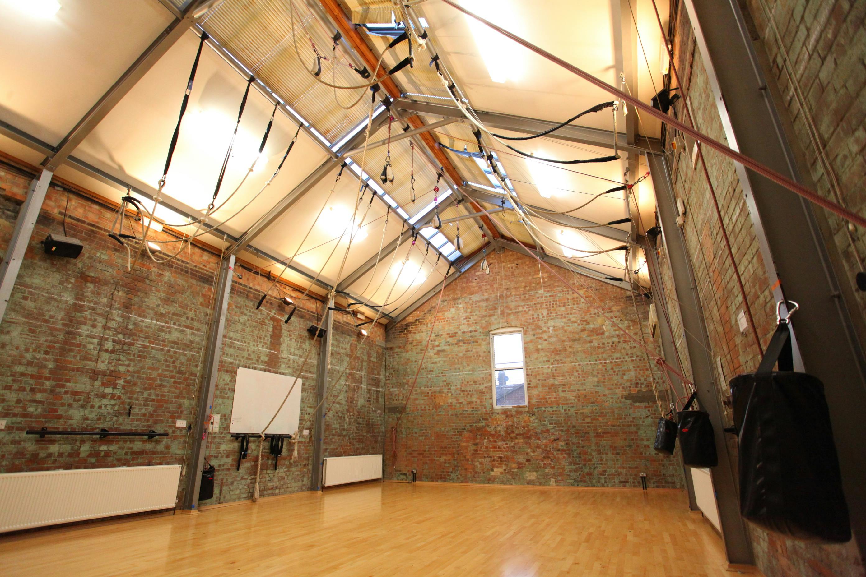 Versatile event space in Shoreditch with high ceilings, ideal for creative workshops.