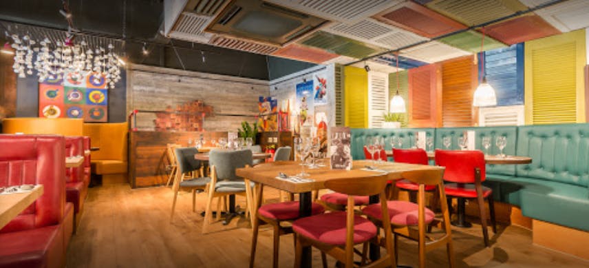 Vibrant restaurant venue in Bella Italia Bristol for casual meetings and gatherings.