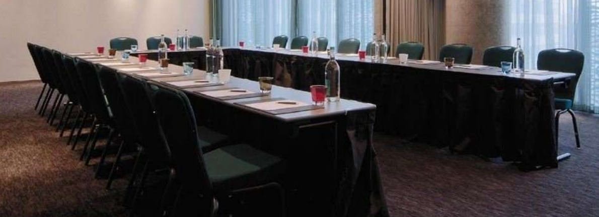 Chocolate Suite meeting room at Radisson Blu Birmingham, ideal for professional events.