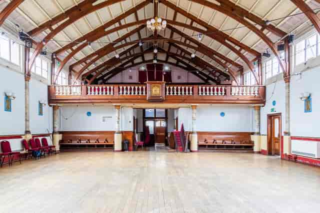 Spacious Stanley Hall venue with high ceilings for events and workshops in London.
