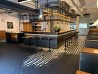 Pubs & Bars