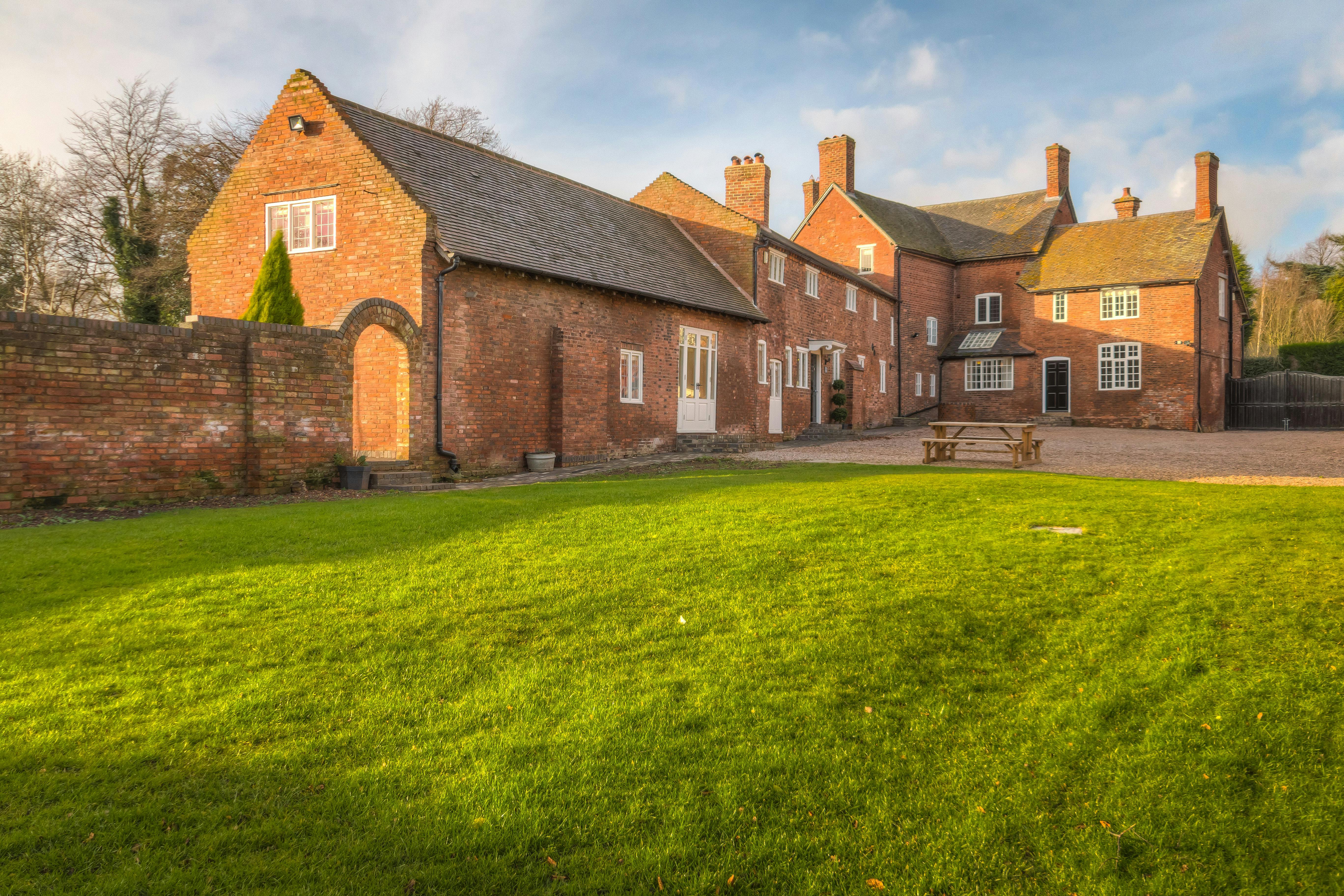Rustic luxury estate venue for intimate weddings and outdoor events.