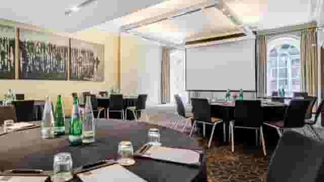 Apex Waterloo Place Hotel