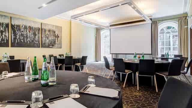 Apex Waterloo Place Hotel