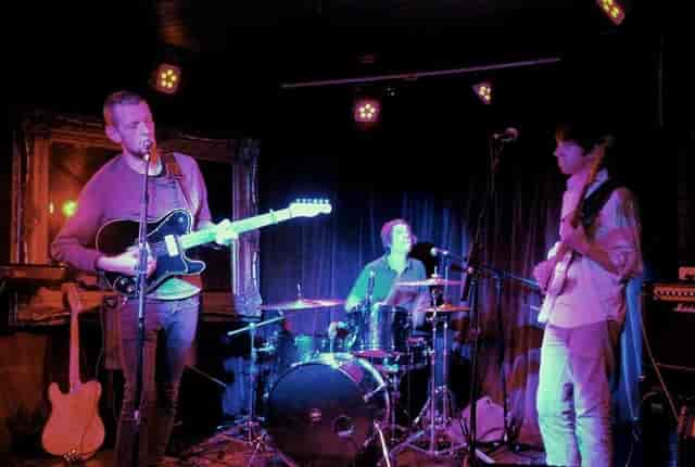 Live band performing at Hoxton Underbelly, perfect for networking events and social gatherings.