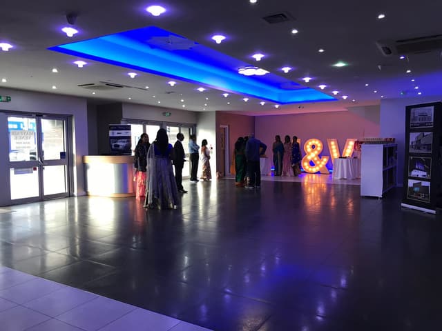 Mayfair Lounge 