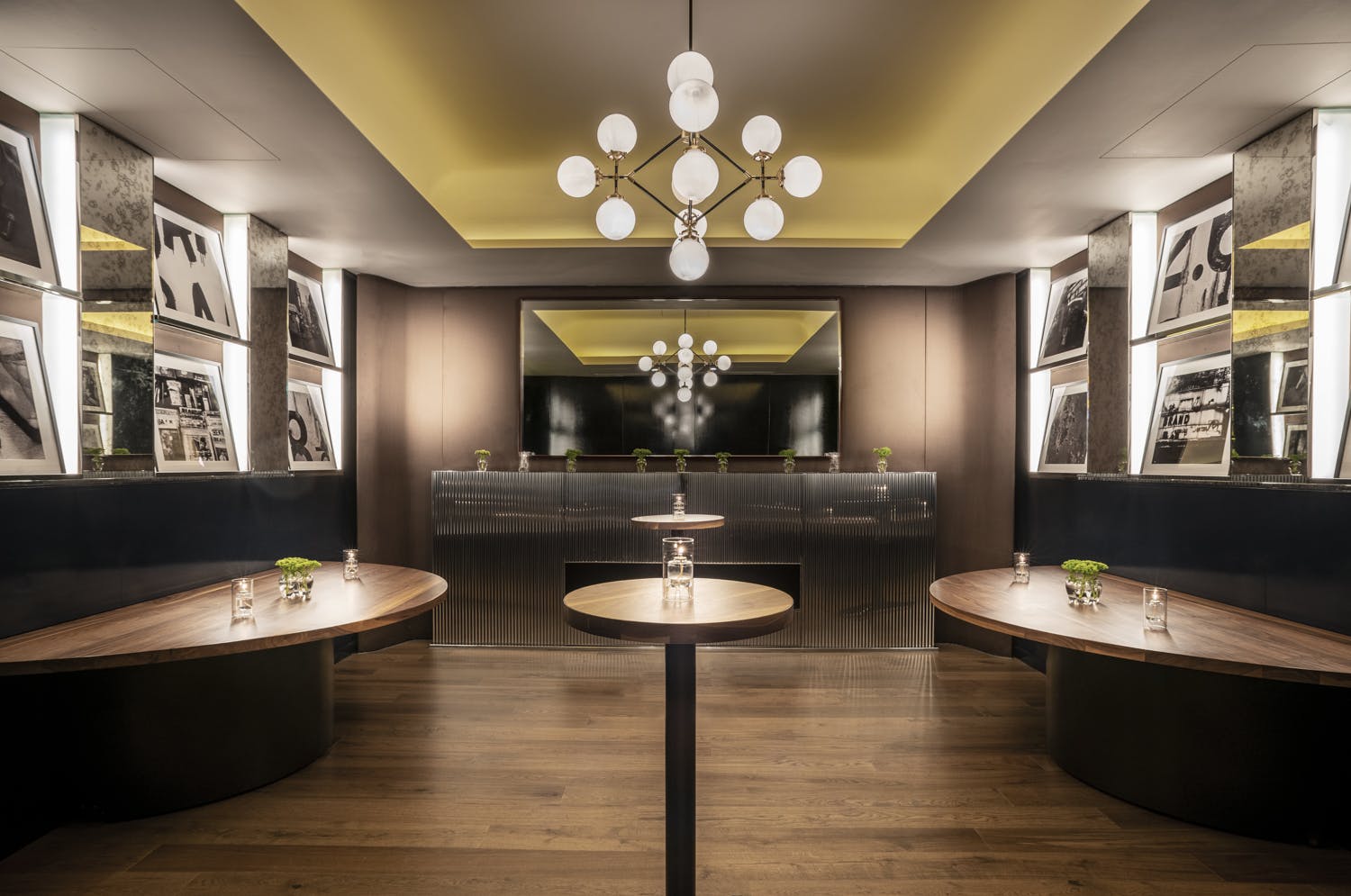 Private dining room in Sette with sleek furniture, ideal for meetings and gatherings.