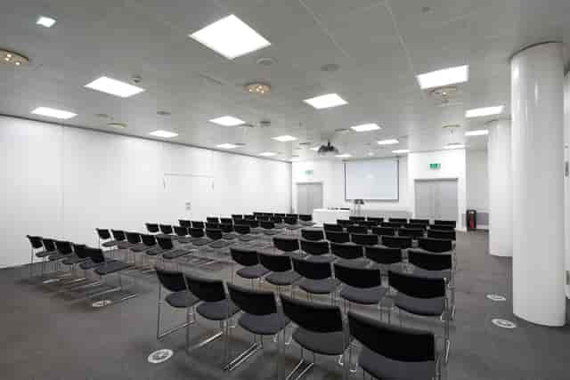 Modern meeting room in Thinktank, ideal for presentations and workshops.