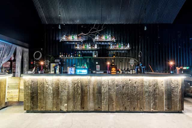 Stylish bar area in Space 289, perfect for networking events and cocktail receptions.