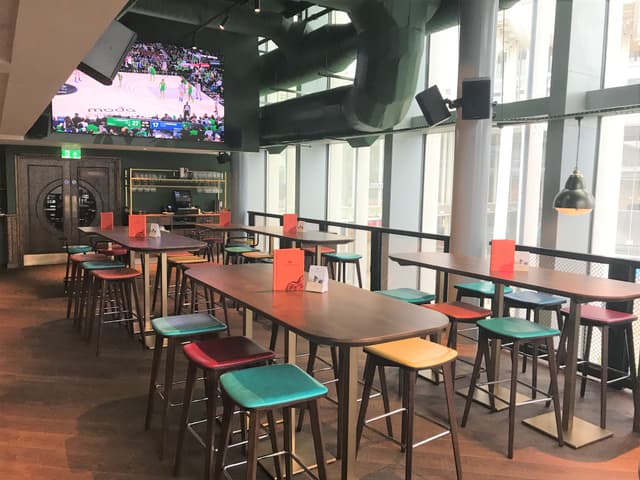 Redwood Pub & Kitchen