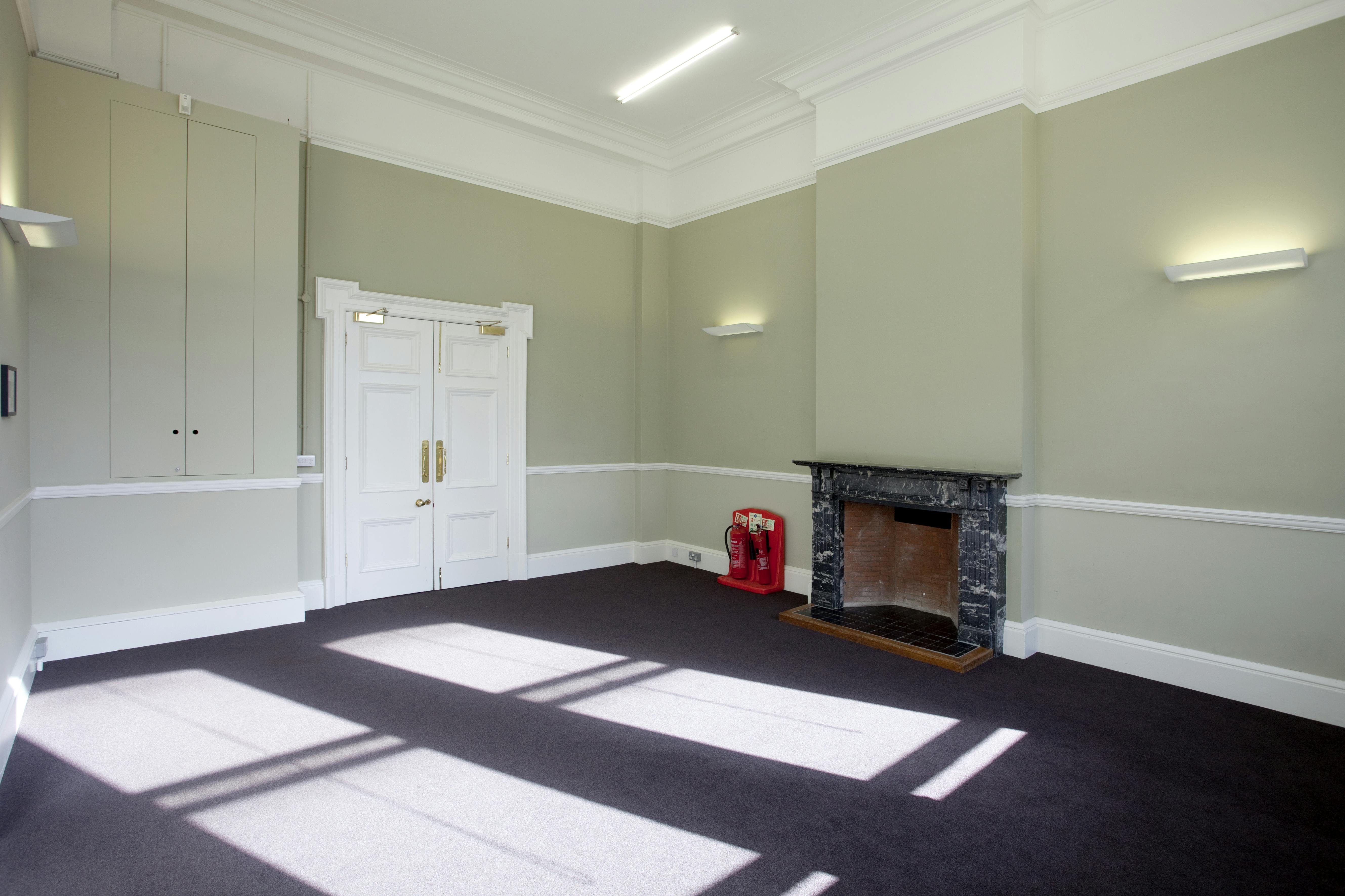 Small Committee Room at Shoreditch Town Hall, bright space for workshops and meetings.