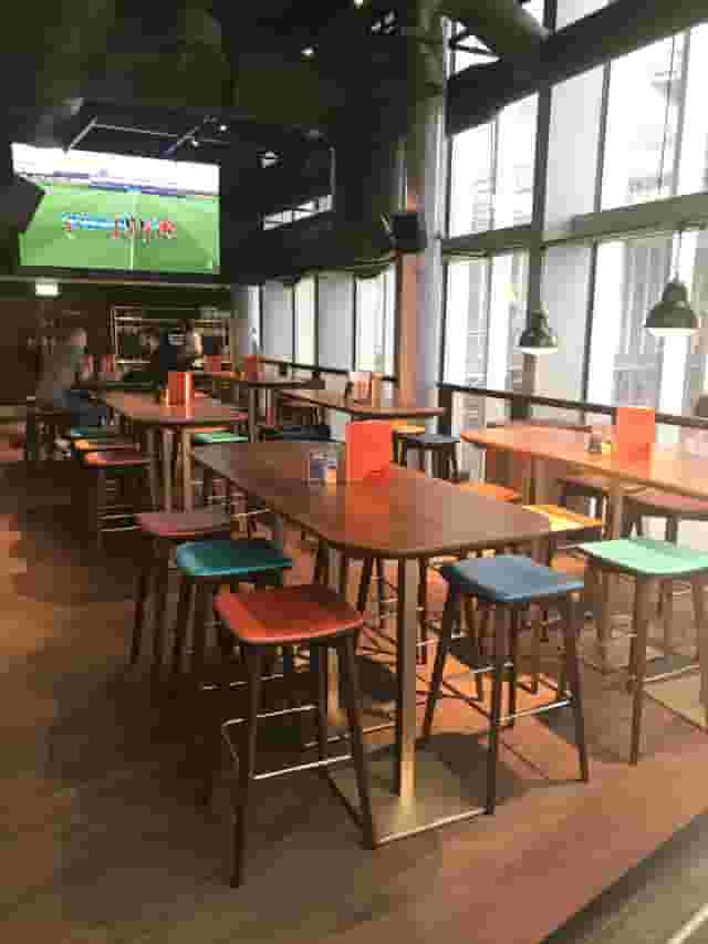 Redwood Pub & Kitchen