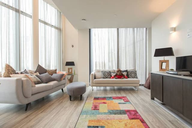 1647sqft penthouse apartment for filming/day event